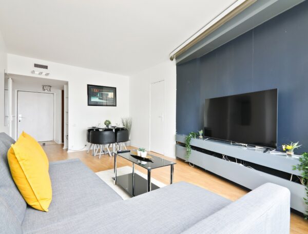 Luxurious Apartment – 2BR – 6P – Tour Eiffel 4