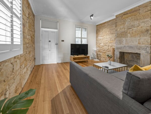 2-Bedroom House in Ultimo Near city center