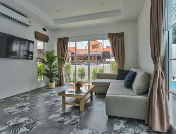 Luxury Pool Villa Pattaya Center – 3 Bedroom